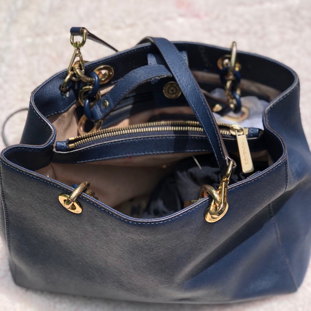 Micheal Kors handbag ! Authentic!!!!!!!!! - Picture 3 of 7